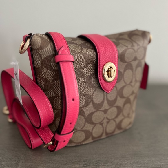 Fuchsia Gold-Toned Signature Bucket Bag 